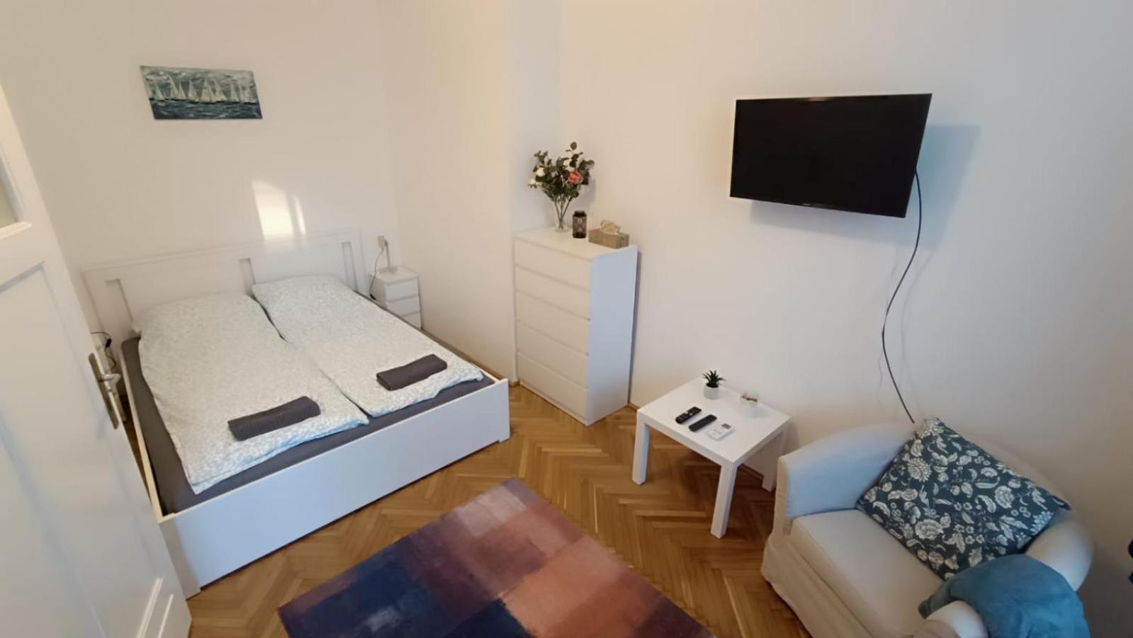 Apartment Paris Garden Budapest